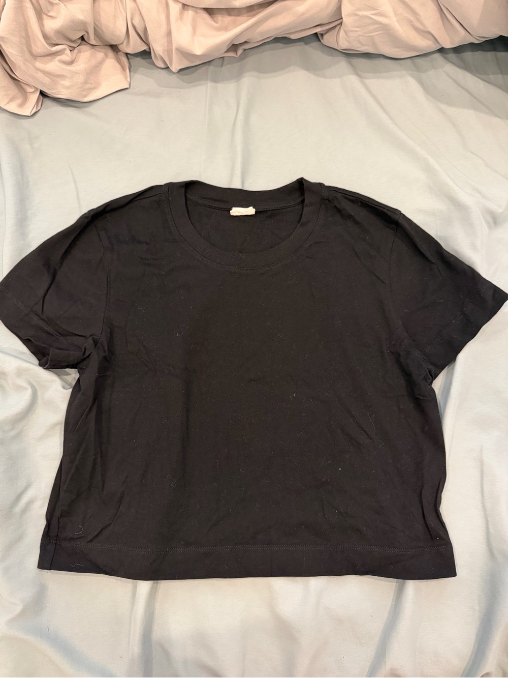 Everyday Black Crewneck Women's Tee crop Wilfred